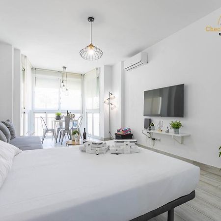 Apartamento El Acuerdo Centro ตอร์เรโมลิโนส ภายนอก รูปภาพ
