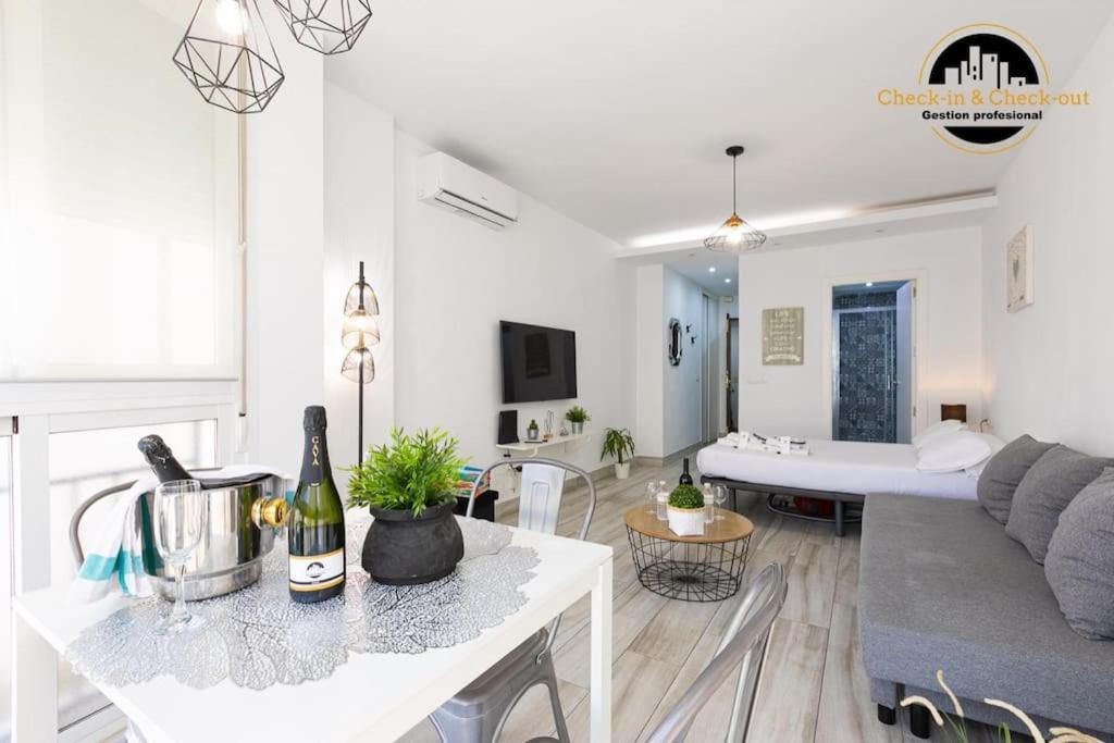 Apartamento El Acuerdo Centro ตอร์เรโมลิโนส ภายนอก รูปภาพ