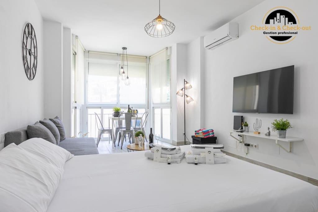 Apartamento El Acuerdo Centro ตอร์เรโมลิโนส ภายนอก รูปภาพ