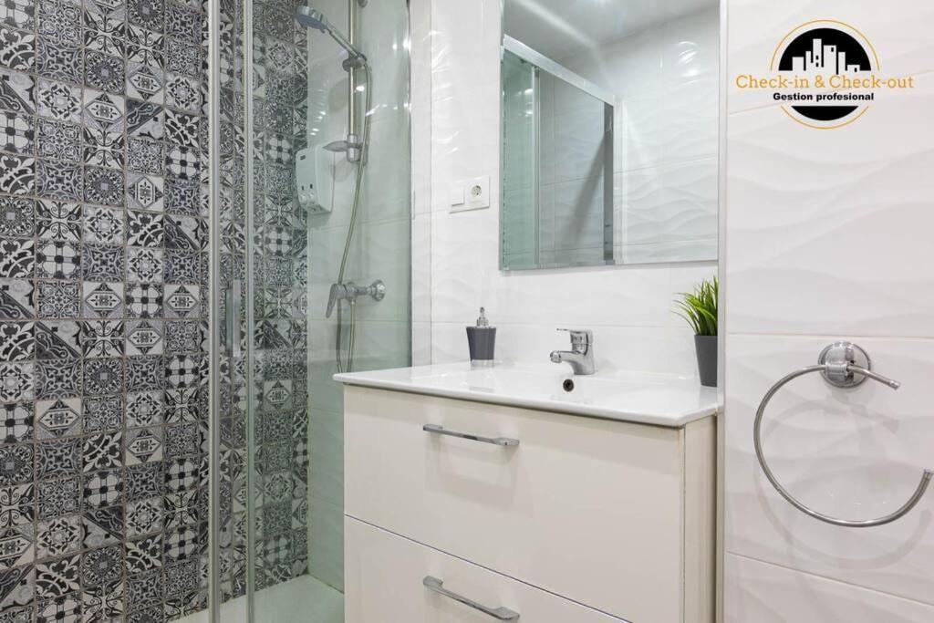 Apartamento El Acuerdo Centro ตอร์เรโมลิโนส ภายนอก รูปภาพ